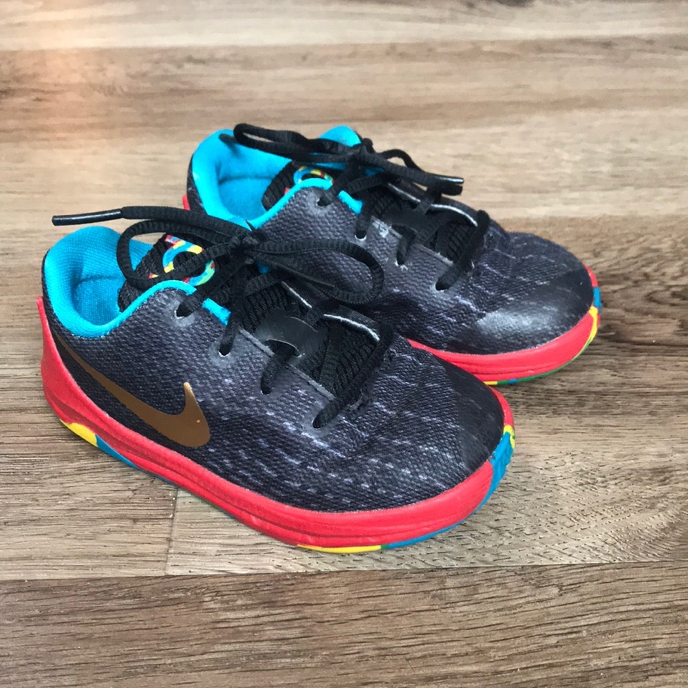 Nike toddler sneakers